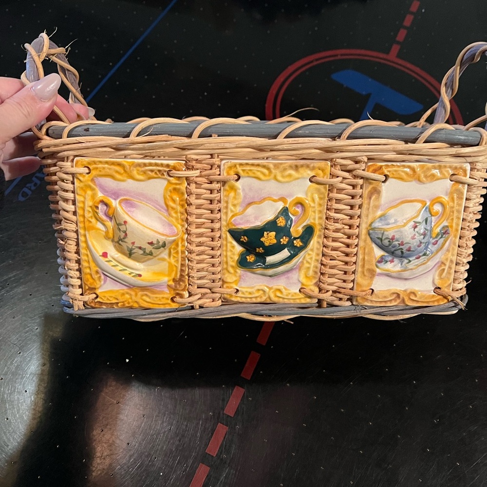 Basket with Ceramic Tiles - Picture 2 of 8